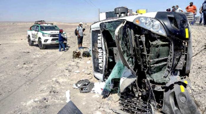 Arequipa: Pasajeros se salvan de milagro tras sufrir despiste violento