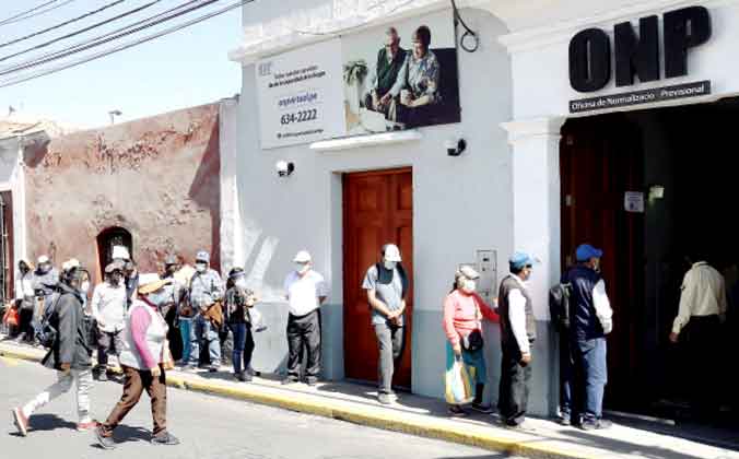 Arequipa: Aportantes de la ONP esperan reglamento para recibir pensiones