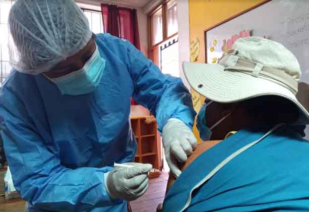 El 27% de la población puneña se inmunizó con 2 dosis de la vacuna contra la covid-19