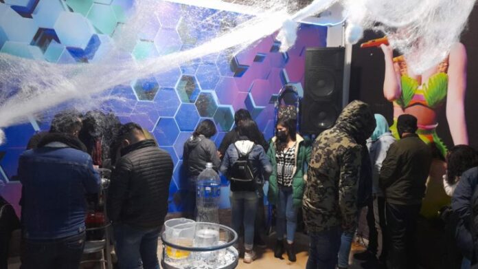 Juliaca: Menores de edad son detenidos e infraccionados en fiestas clandestinas de Halloween
