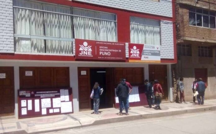 Ayer venció el plazo para que los partidos políticos, movimientos regionales y alianzas electorales soliciten su inscripción ante el Registro de Organizaciones Políticas (ROP), a fin de participar en las Elecciones Regionales y Municipales 2022 (ERM-2022), de acuerdo al cronograma electoral aprobado por el Jurado Nacional de Elecciones (JNE).