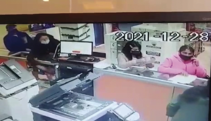 Ladrones se llevan dinero y celular de fotocopiadora de la ciudad de Juliaca