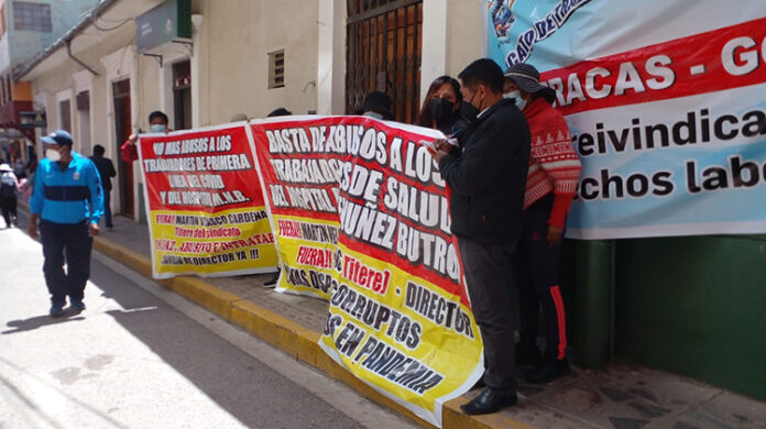 Protestan por despido de 17 trabajadores del área covid del hospital MNB