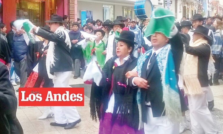 Miles gozan con pandilla puneña