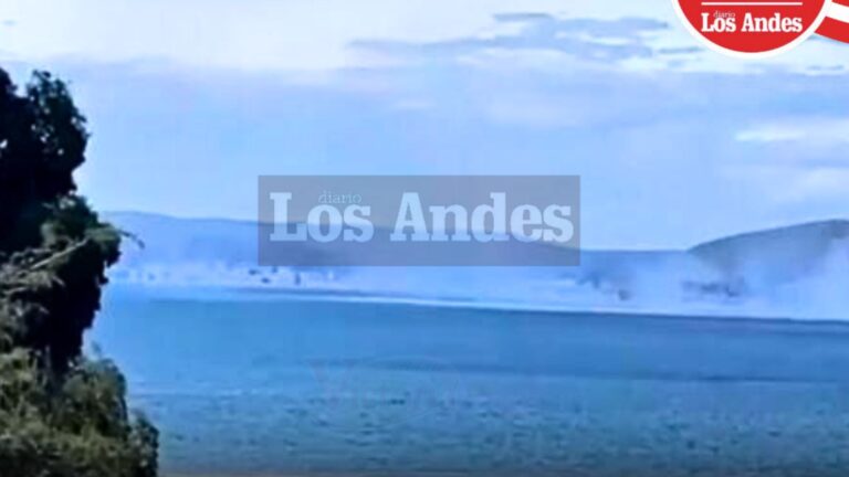 Incendio en el Lago Titicaca amenaza islas flotantes