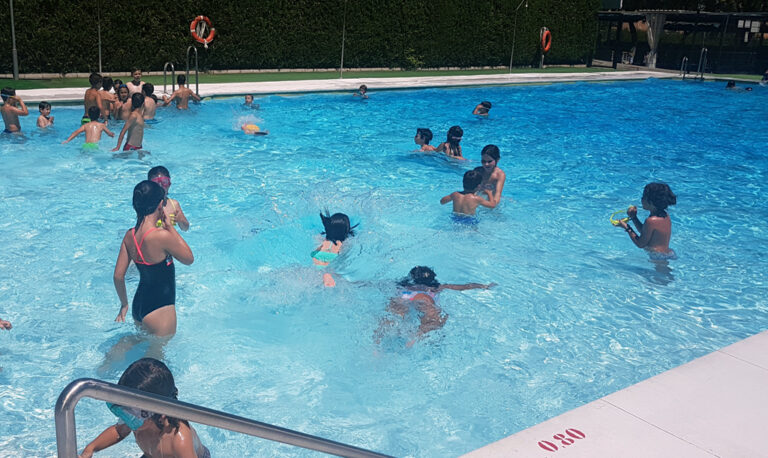 Piscina de San Antonio de Putina en el abandono