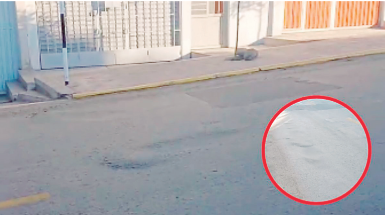 Nuevamente calle La Oroya presenta daños en asfalto