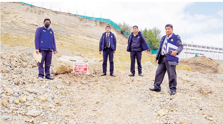 Puno: paran en seco atentado contra la isla Esteves