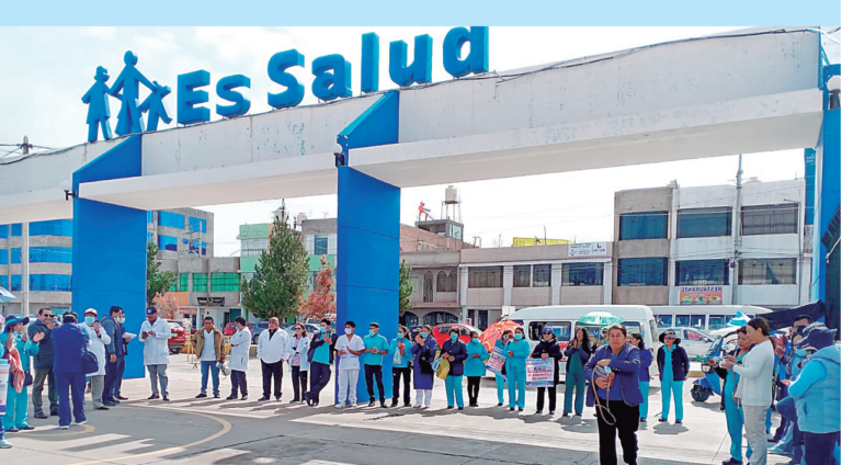 Juliaca: trabajadores de EsSalud suspenden atención