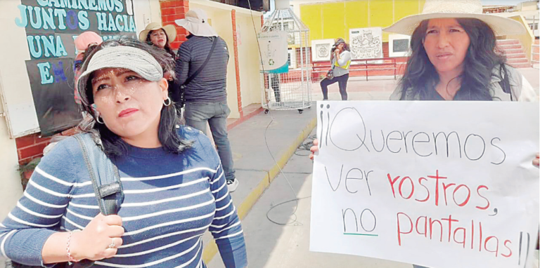 Padres del colegio Arequipa exigen presencialidad