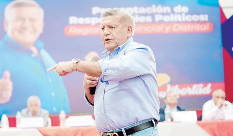 César Acuña presente en instituciones