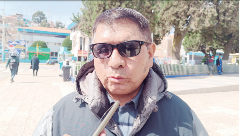 San Román: “Consejeros son un adorno más”