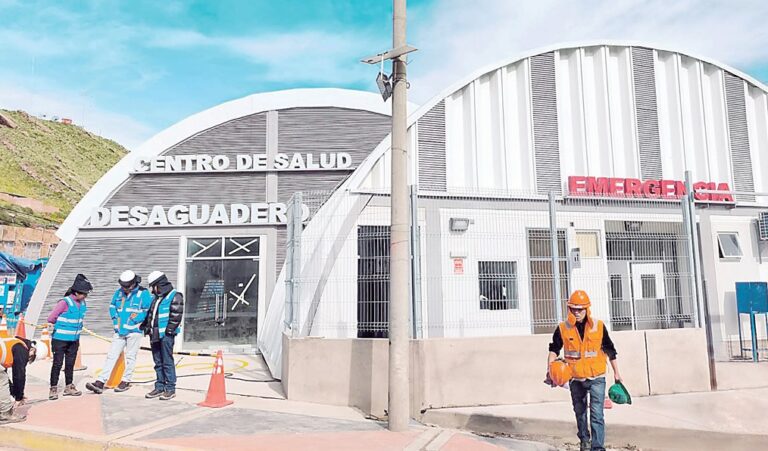 Contingencia del Centro de Salud Desaguadero tiene avance físico del 90.47%