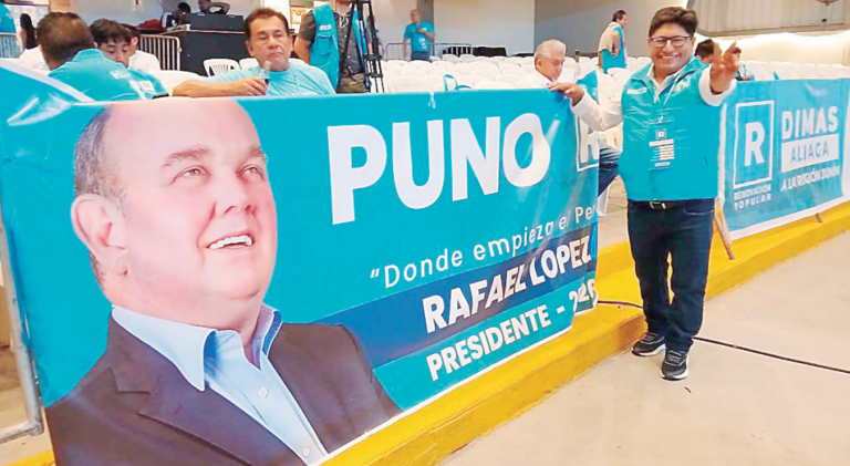 Juliaca: vicerrector cocina “Golpe a lo Castillo” en la UANCV
