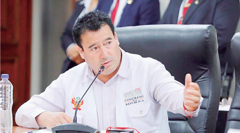 Congresista por Arequipa Edwin Martínez: “Nos matan o los matamos”