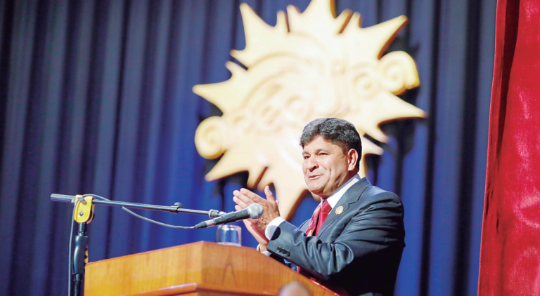 Sánchez hace recuento de dificultades al frente del Gobierno Regional Arequipa