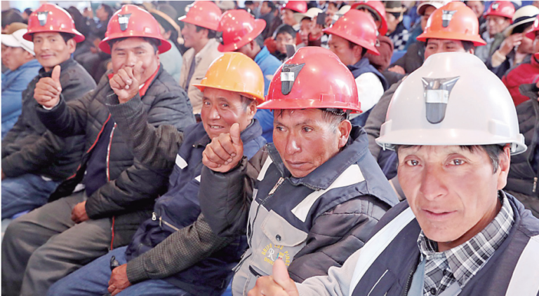 Mineros de Puno lideran crecimiento en el Perú