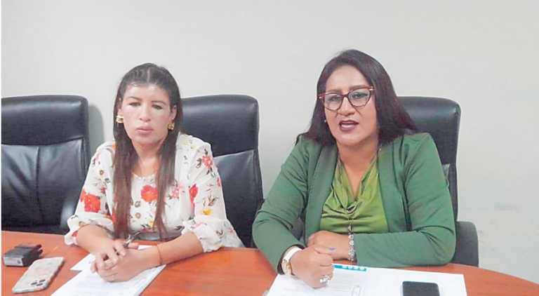 Alcalde afronta denuncia por violencia y difamación