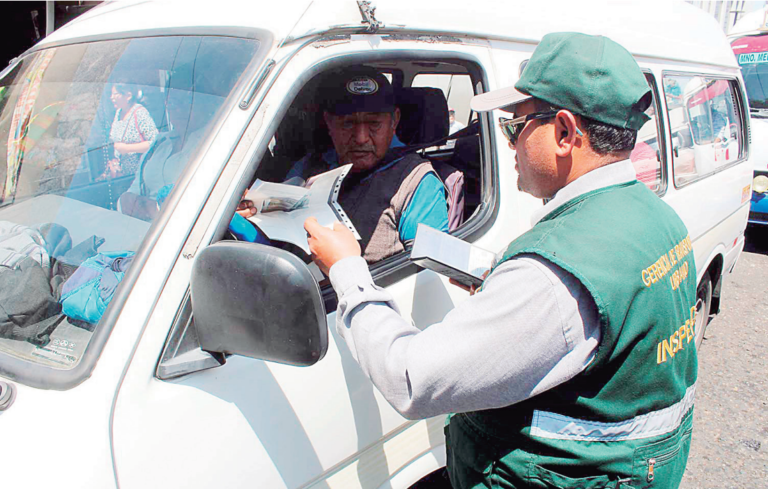 Pasajeros del servicio urbano de Arequipa en riesgo
