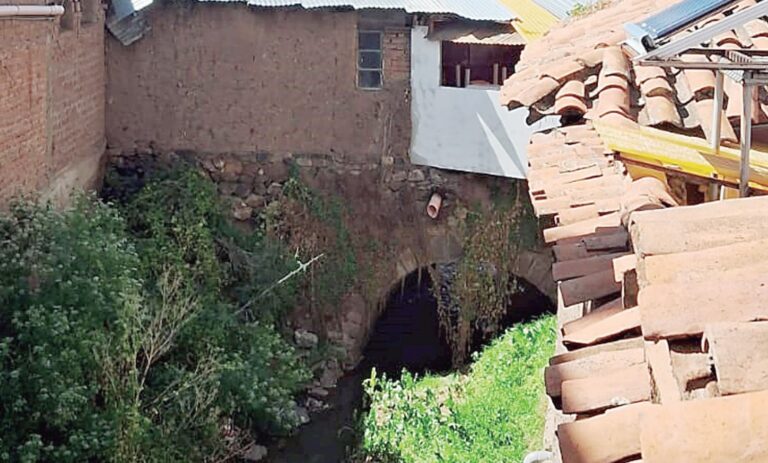 Atractivo turístico de Puno está por desaparecer