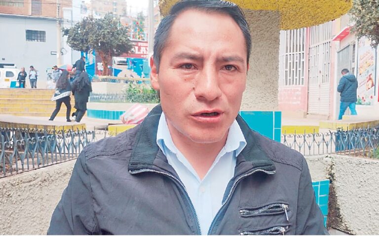 (VIDEO) Alcalde de Juliaca no pidió permiso del concejo municipal para salir al exterior