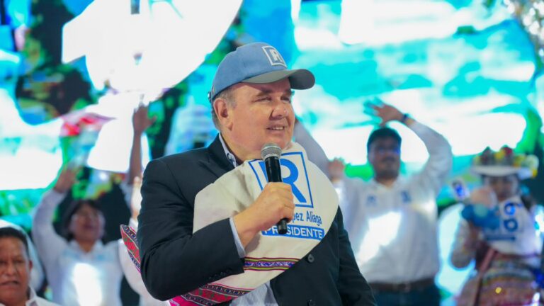 Autoridades originarias rechazan la llegada de López Aliaga a Puno: «Que se atenga a las consecuencias»