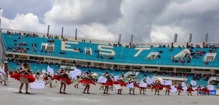 Puno: Festividad de la Virgen de la Candelaria se desarrolla en medio de gran expectativa y devoción