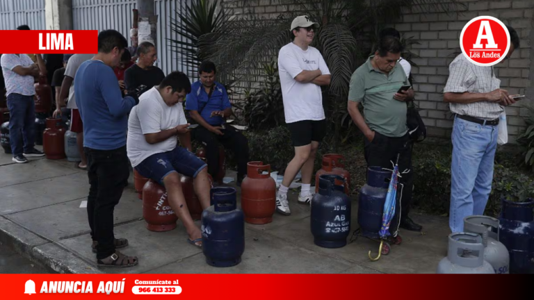 Ciudadanos forman largas colas por balones de gas