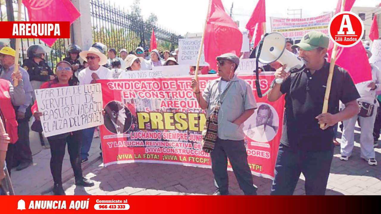 Cientos protestan en contra de la suba del pasaje urbano - Diario los Andes