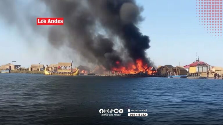Incendio destruye dos islas flotantes de los Uros y deja a 11 familias damnificadas