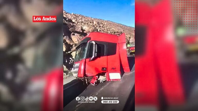 Arequipa: Choque parte en dos a un tráiler en la variante de Uchumayo