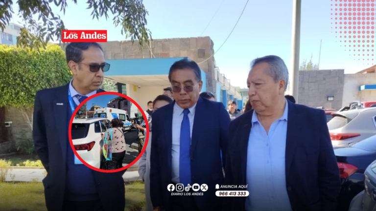 Presidente de EsSalud y ministro de Trabajo se retiran entre reclamos de pacientes