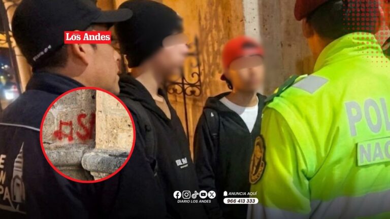 Policía interviene a dos adolescentes por realizar pintas en la Catedral de Arequipa