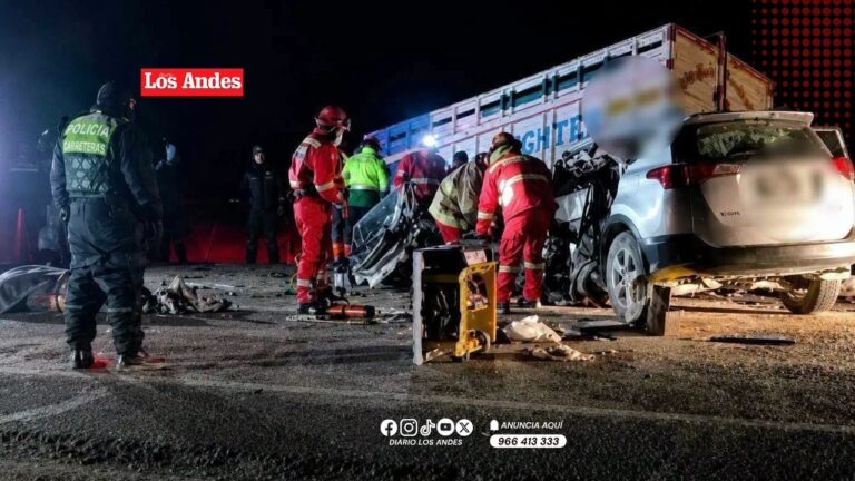 Cuatro fallecidos tras choque frontal en la vía Juliaca-Cusco