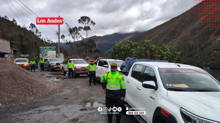 Incautan camionetas y 1,320 galones de combustible en operativo en Azángaro