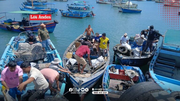 Piura: Buzos artesanales retiran dos toneladas de residuos del fondo marino en Paita