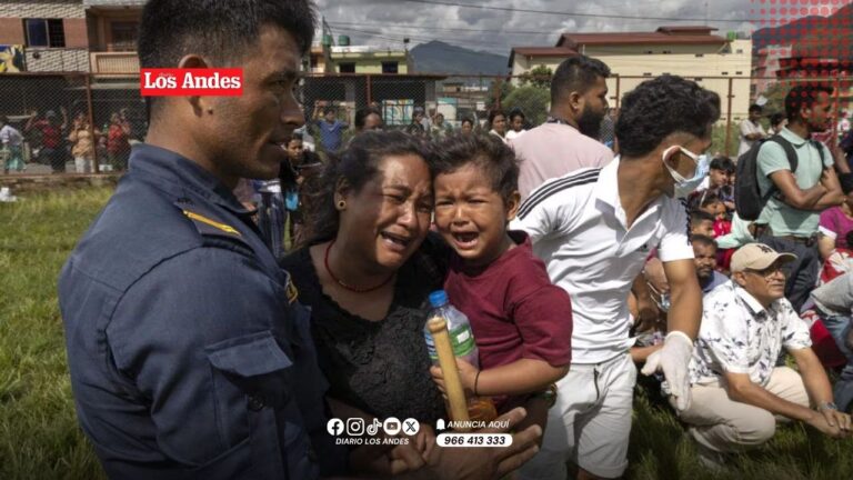 Nepal: riada deja más de 580 muertos y 2.500 desaparecidos en frontera con China