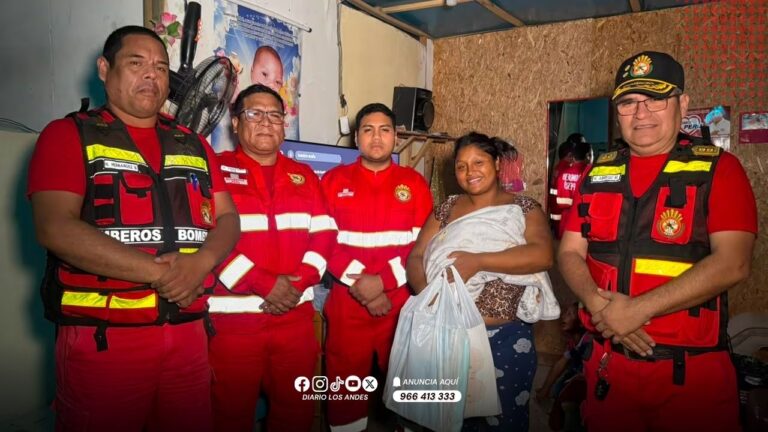 Bomberos de Pisco atienden parto de emergencia y ponen a salvo a madre y bebé