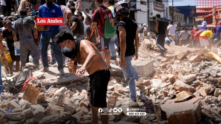 Aumenta a 224 la cifra de muertos por terremoto de magnitud 7,4 en el oeste de Colombia