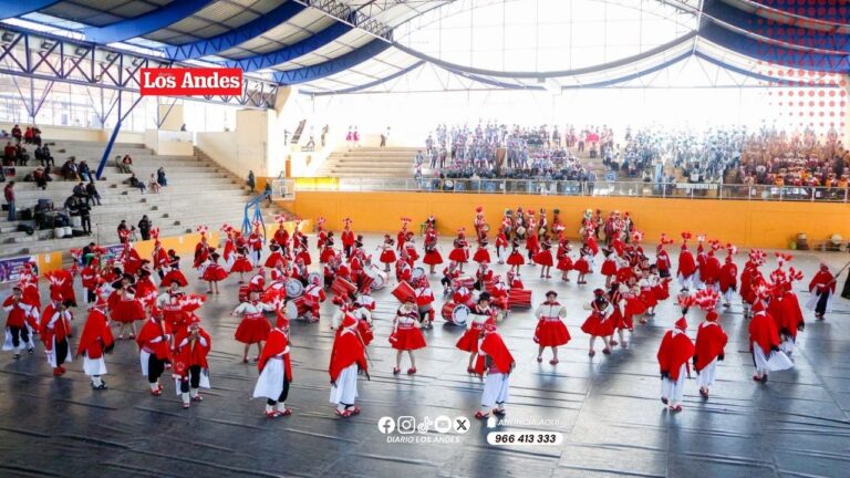 88 conjuntos de sikuris participaron en concurso rumbo a Candelaria 2027