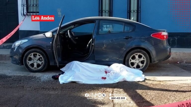 Asesinan a hombre a balazos dentro de su auto en Juliaca