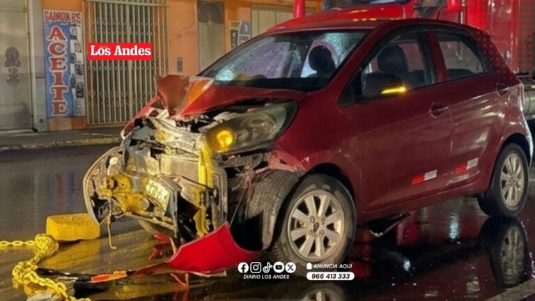 Vehículo impacta contra señalización provisional en Juliaca