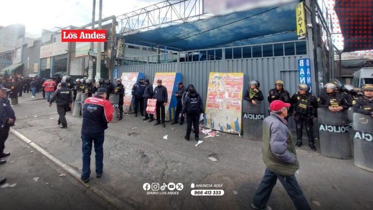 Clausuran terminal informal de minivanes frente al Terminal Terrestre de Arequipa