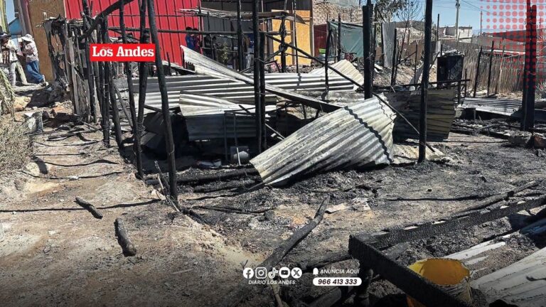 Incendio consume tres viviendas en el sector Héroes Anónimos de La Joya