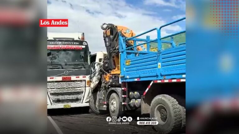 Múltiple choque de tres camiones deja dos heridos y bloquea la variante de Uchumayo