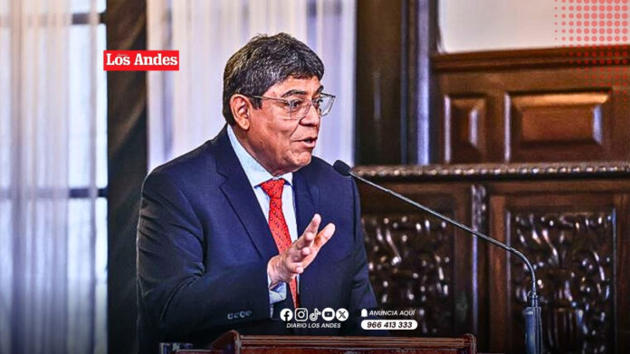 El ministro de Economía y Finanzas, Elmer Cuba
